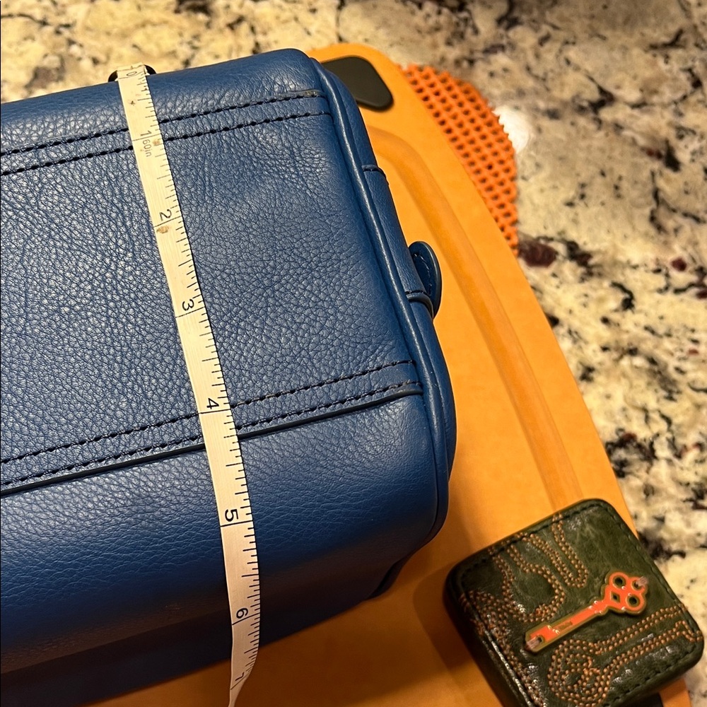 Coach blue leather toiletry bag - Picture 16 of 16